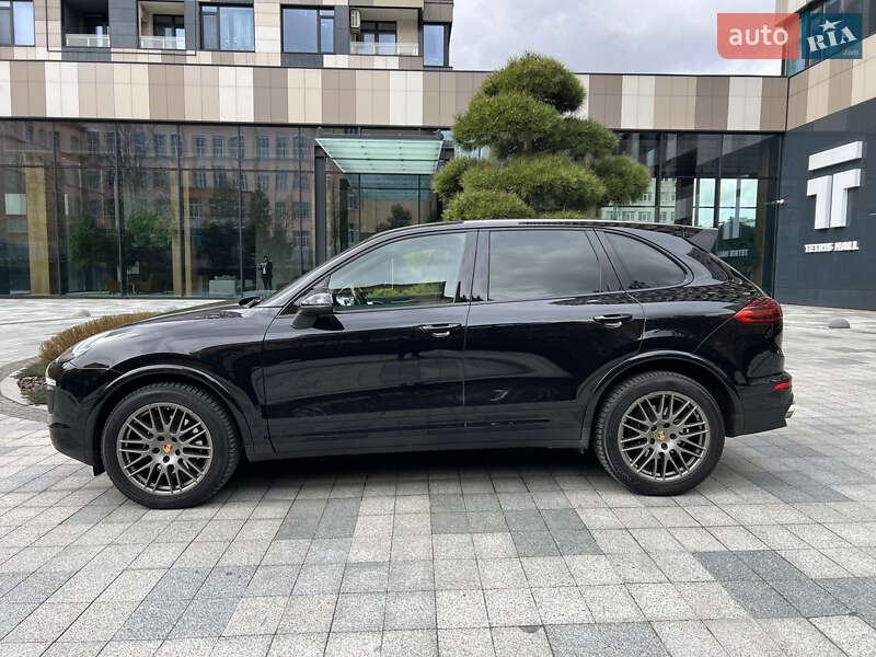 Позашляховик / Кросовер Porsche Cayenne 2017 в Києві