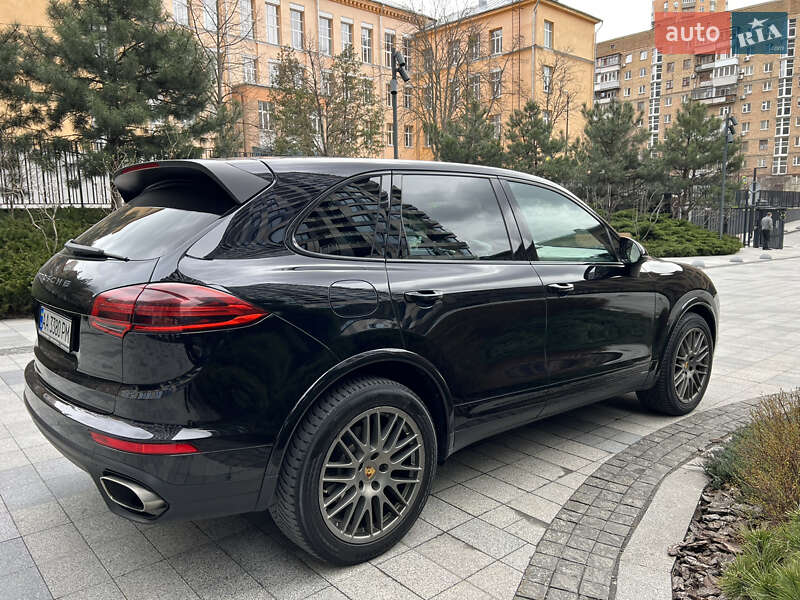 Позашляховик / Кросовер Porsche Cayenne 2017 в Києві