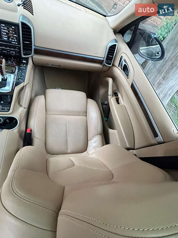 Позашляховик / Кросовер Porsche Cayenne 2012 в Дніпрі