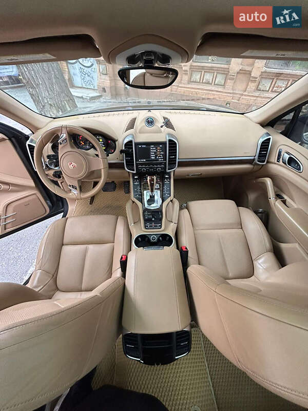Позашляховик / Кросовер Porsche Cayenne 2012 в Дніпрі