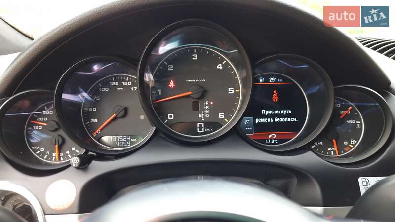 Внедорожник / Кроссовер Porsche Cayenne 2015 в Николаеве