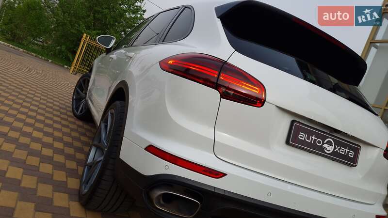 Внедорожник / Кроссовер Porsche Cayenne 2015 в Николаеве
