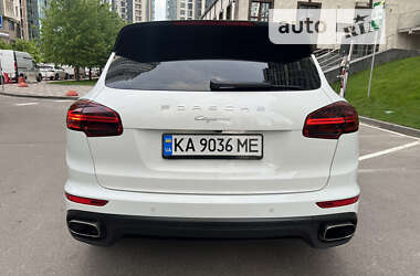 Внедорожник / Кроссовер Porsche Cayenne 2015 в Киеве