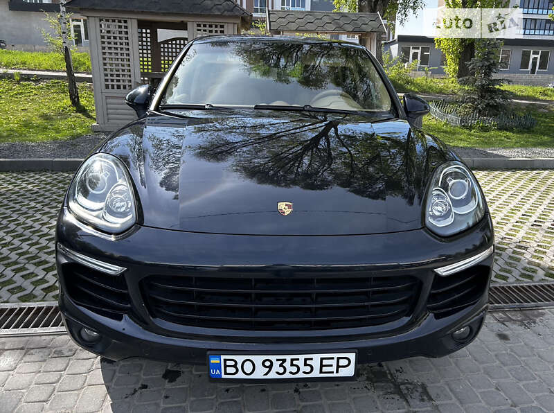 Позашляховик / Кросовер Porsche Cayenne 2015 в Тернополі