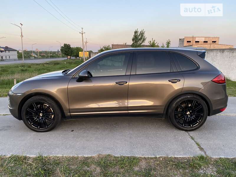 Позашляховик / Кросовер Porsche Cayenne 2012 в Павлограді