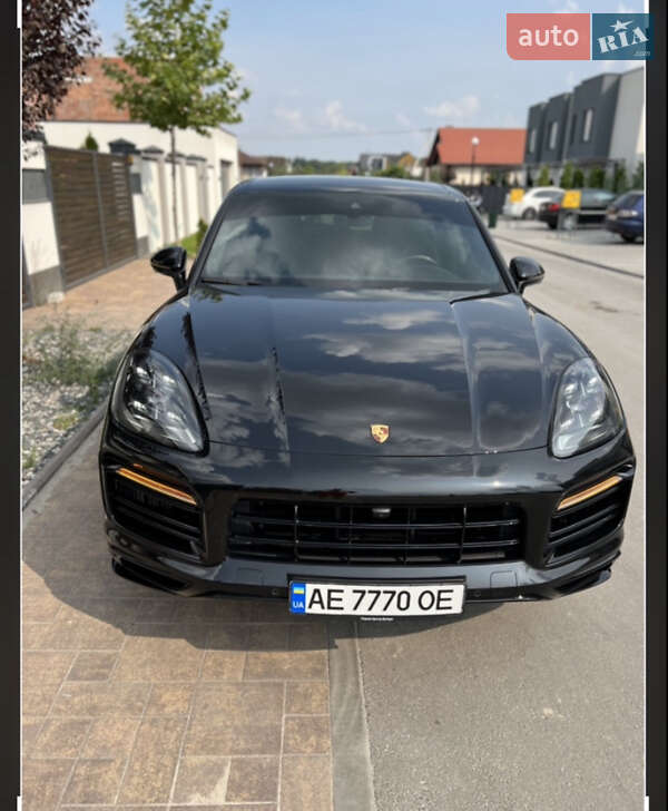 Внедорожник / Кроссовер Porsche Cayenne 2022 в 