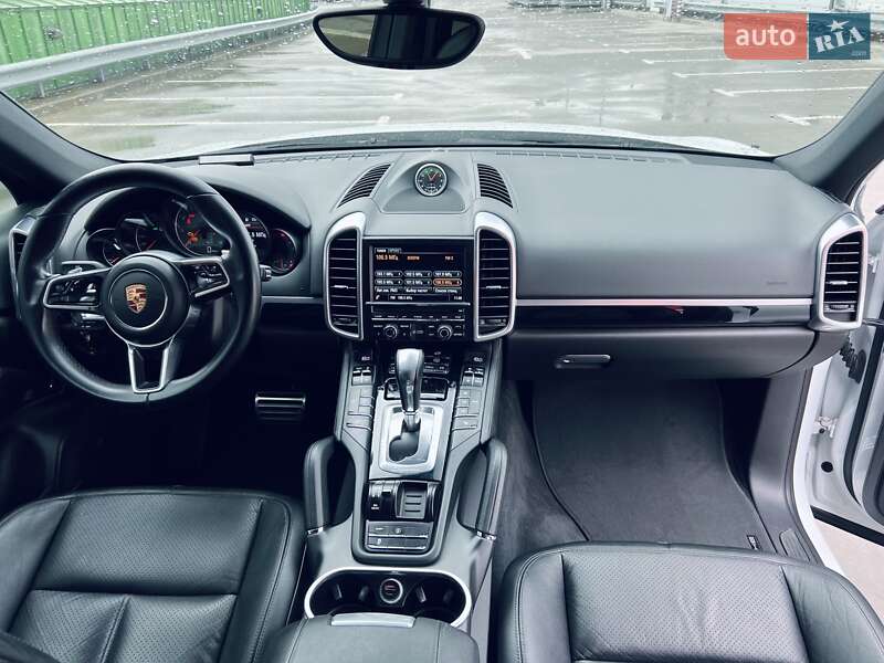 Позашляховик / Кросовер Porsche Cayenne 2014 в Києві