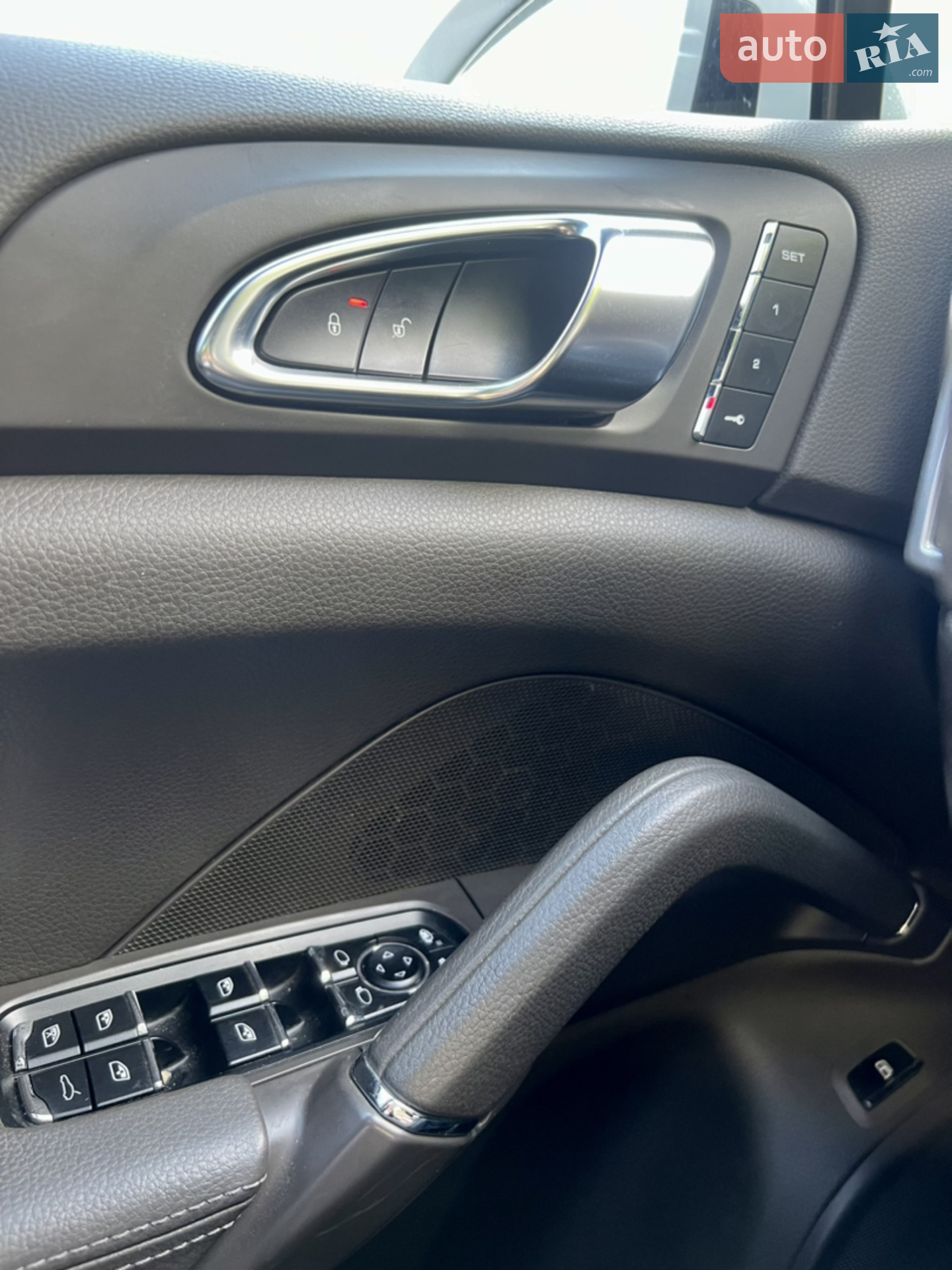 2016 Porsche Cayenne - мініатюра 17