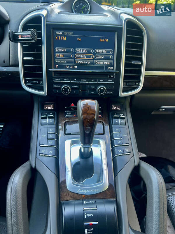 Позашляховик / Кросовер Porsche Cayenne 2016 в Вінниці
