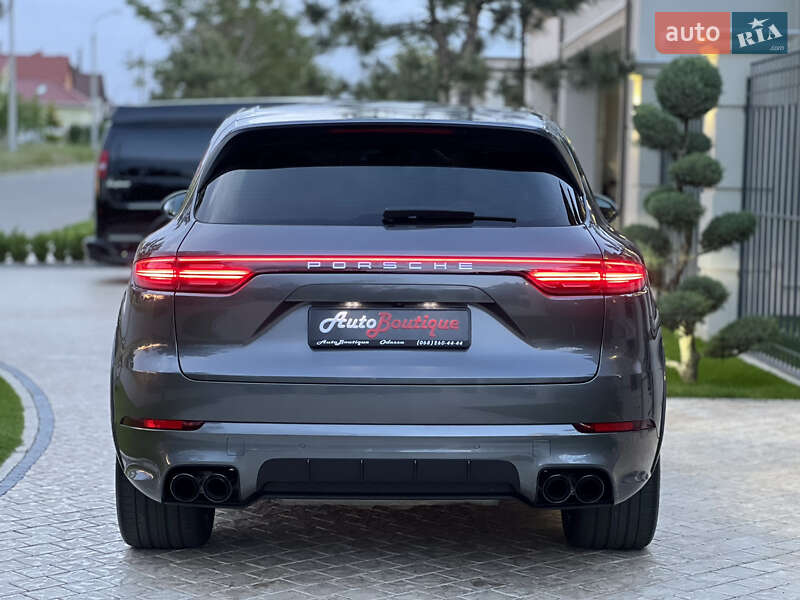 Позашляховик / Кросовер Porsche Cayenne 2018 в Одесі
