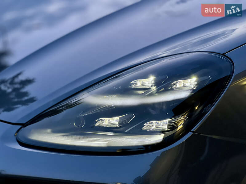 Позашляховик / Кросовер Porsche Cayenne 2018 в Одесі