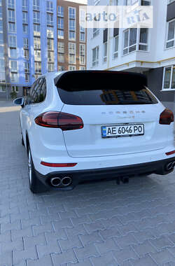 Внедорожник / Кроссовер Porsche Cayenne 2016 в Черновцах