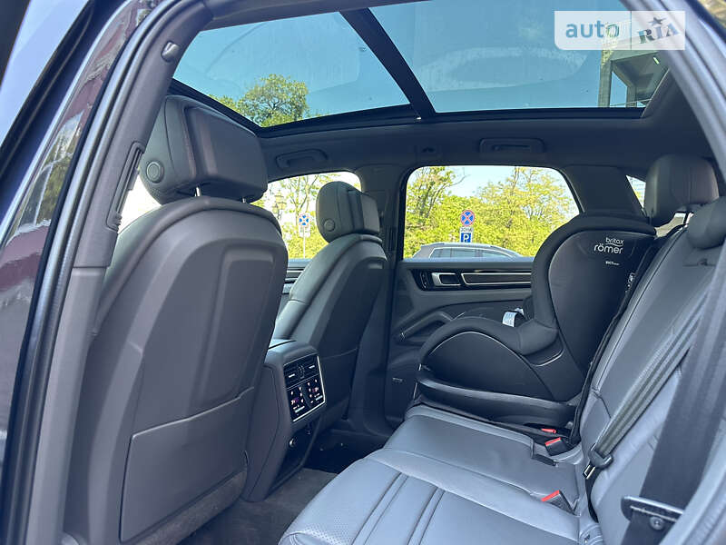 Позашляховик / Кросовер Porsche Cayenne 2020 в Одесі