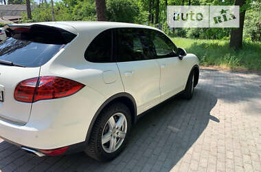 Внедорожник / Кроссовер Porsche Cayenne 2011 в Буче