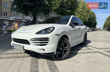 Внедорожник / Кроссовер Porsche Cayenne 2012 в 
