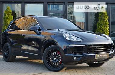 Внедорожник / Кроссовер Porsche Cayenne 2015 в Киеве