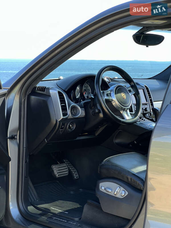 Позашляховик / Кросовер Porsche Cayenne 2014 в Одесі