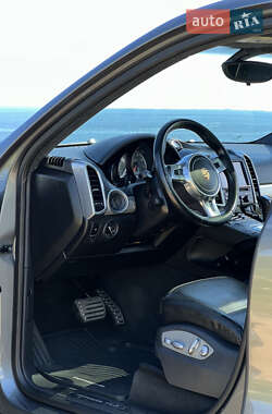 Внедорожник / Кроссовер Porsche Cayenne 2014 в 