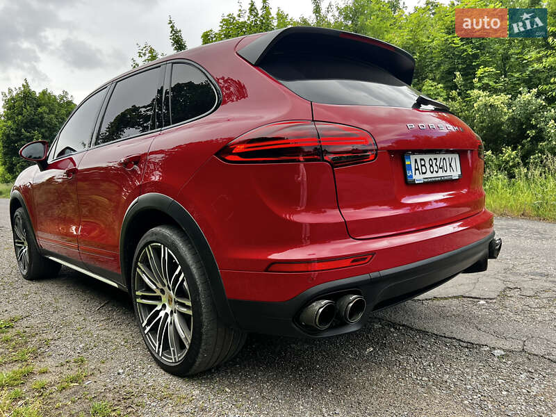 Внедорожник / Кроссовер Porsche Cayenne 2014 в Киеве