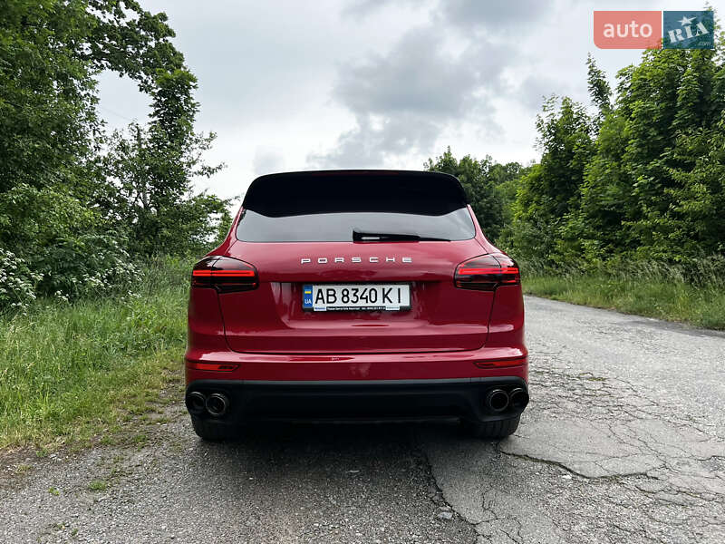 Внедорожник / Кроссовер Porsche Cayenne 2014 в Киеве