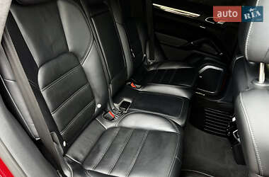 Внедорожник / Кроссовер Porsche Cayenne 2014 в 