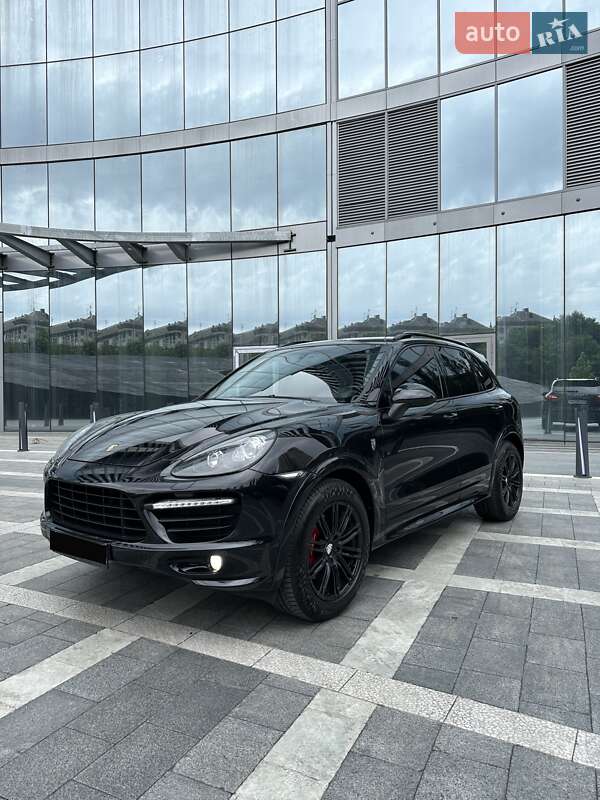 Внедорожник / Кроссовер Porsche Cayenne 2013 в Киеве