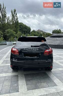 Внедорожник / Кроссовер Porsche Cayenne 2013 в Киеве