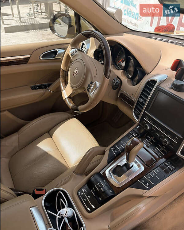 Внедорожник / Кроссовер Porsche Cayenne 2010 в Александрие