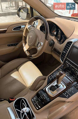 Внедорожник / Кроссовер Porsche Cayenne 2010 в 
