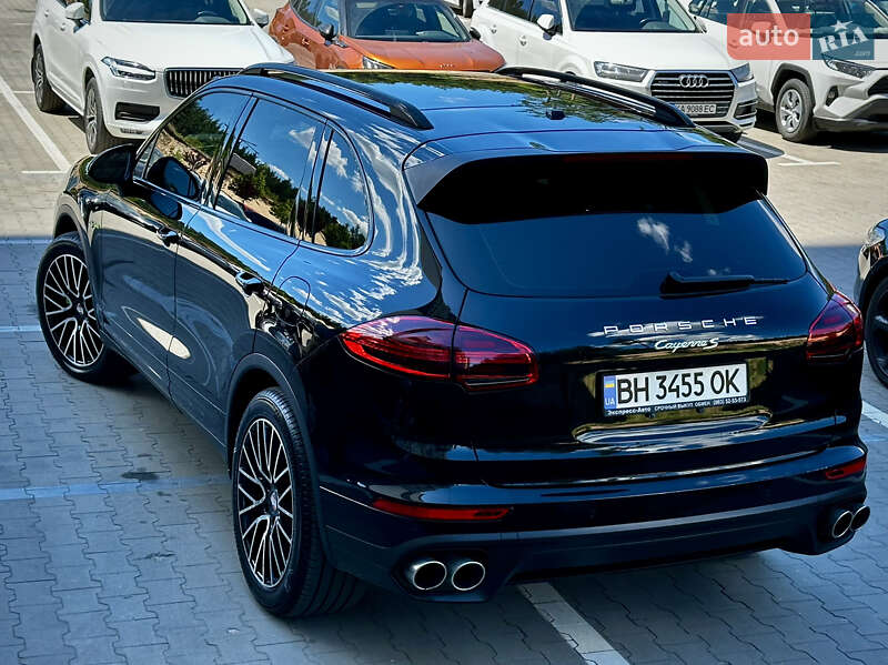 Внедорожник / Кроссовер Porsche Cayenne 2015 в Киеве
