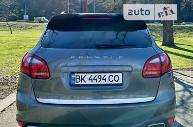 Внедорожник / Кроссовер Porsche Cayenne 2013 в 