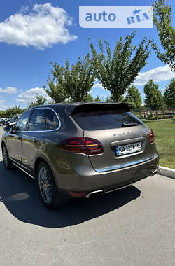 Позашляховик / Кросовер Porsche Cayenne 2010 в Києві