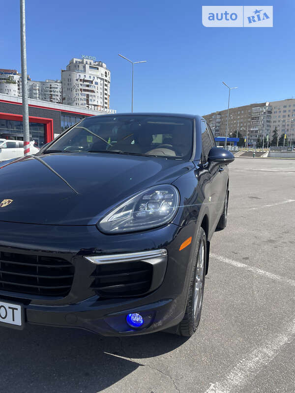 Внедорожник / Кроссовер Porsche Cayenne 2015 в Харькове