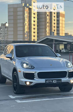 Внедорожник / Кроссовер Porsche Cayenne 2014 в Киеве