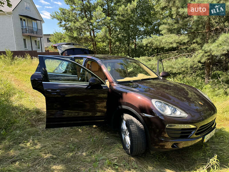 Позашляховик / Кросовер Porsche Cayenne 2013 в Києві