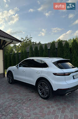 Внедорожник / Кроссовер Porsche Cayenne 2020 в 