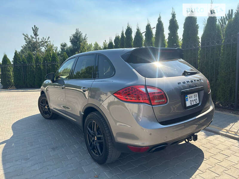 Внедорожник / Кроссовер Porsche Cayenne 2013 в Одессе