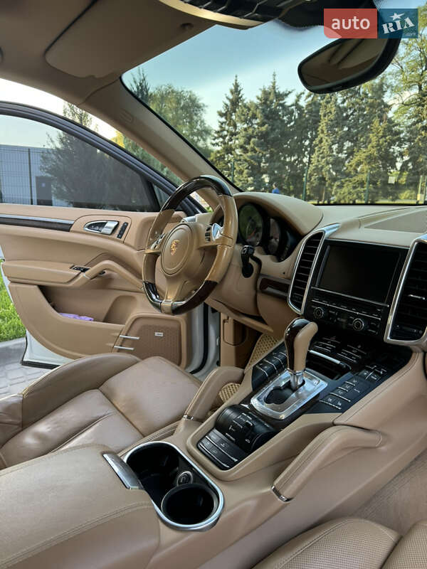 Внедорожник / Кроссовер Porsche Cayenne 2012 в Днепре