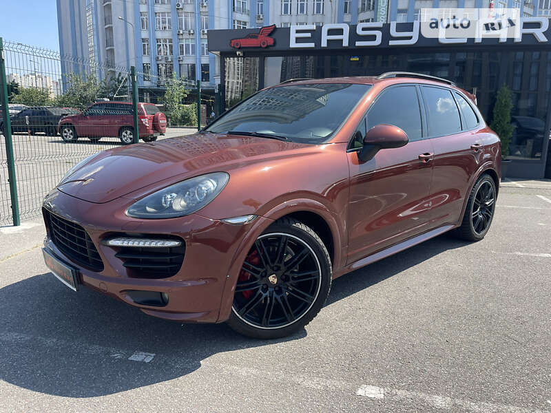 Позашляховик / Кросовер Porsche Cayenne 2012 в Києві