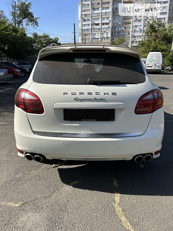 Внедорожник / Кроссовер Porsche Cayenne 2011 в Одессе