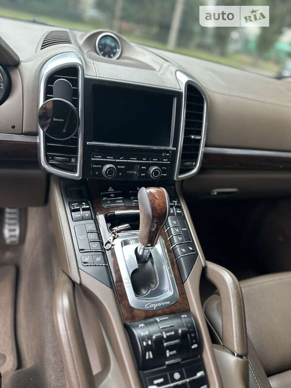 Внедорожник / Кроссовер Porsche Cayenne 2012 в Луцке