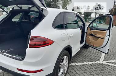 Внедорожник / Кроссовер Porsche Cayenne 2016 в Ужгороде