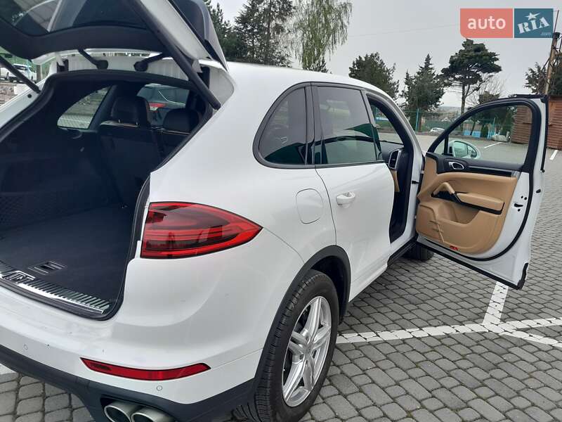 Porsche Cayenne 2016