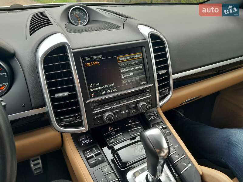 Внедорожник / Кроссовер Porsche Cayenne 2016 в Ужгороде