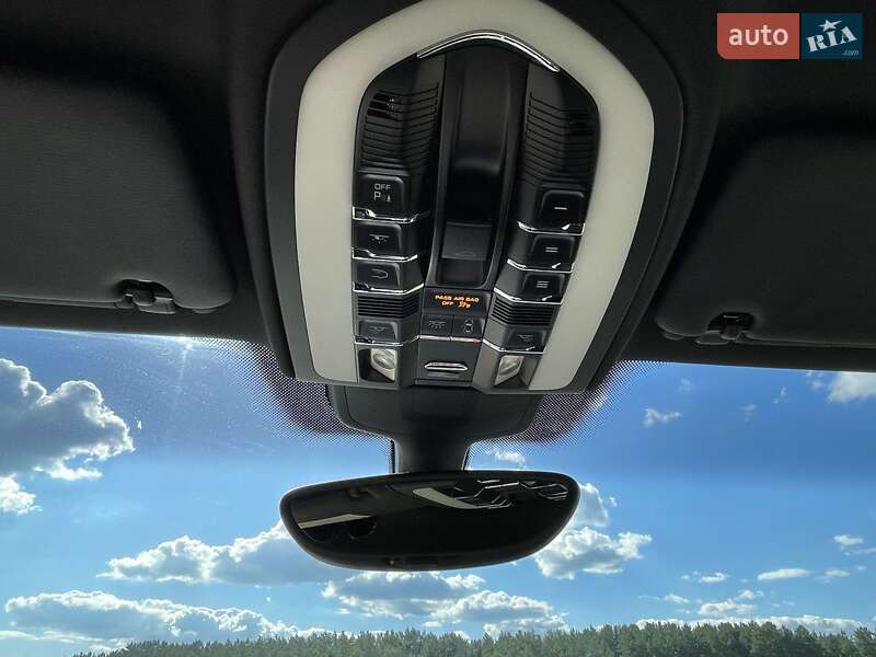 Внедорожник / Кроссовер Porsche Cayenne 2013 в Днепре