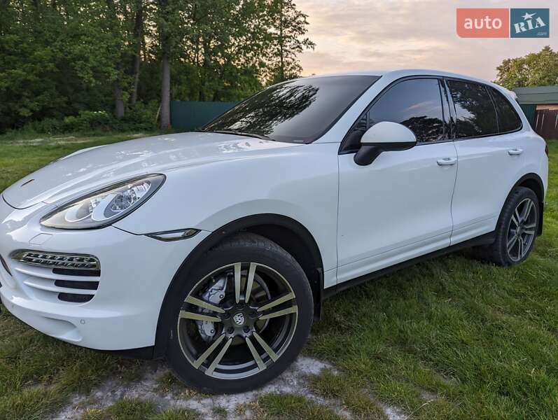Внедорожник / Кроссовер Porsche Cayenne 2013 в Черкассах