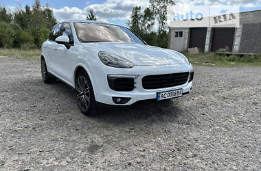 Внедорожник / Кроссовер Porsche Cayenne 2016 в Луцке