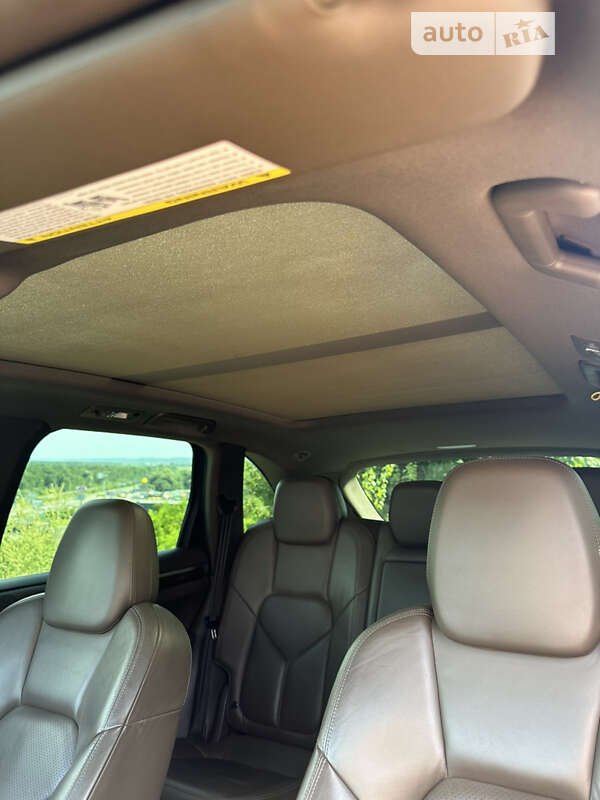 Внедорожник / Кроссовер Porsche Cayenne 2011 в Киеве