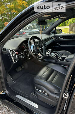 Внедорожник / Кроссовер Porsche Cayenne 2019 в Первомайске