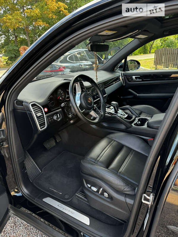 Позашляховик / Кросовер Porsche Cayenne 2019 в Первомайську